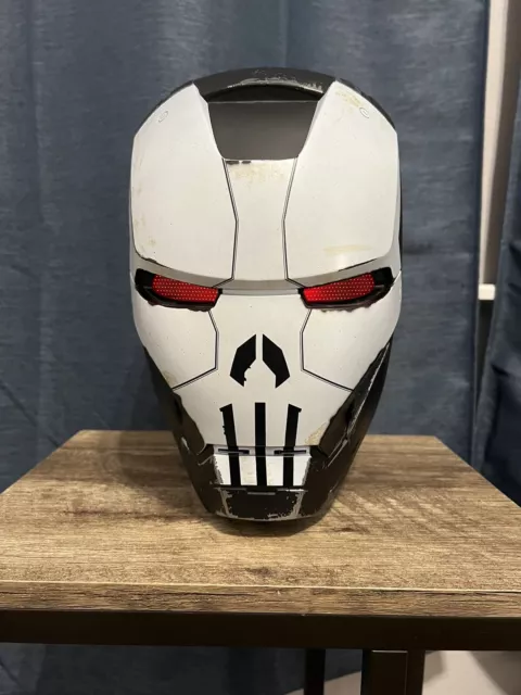 Marvel Legends Series The Punisher War Machine Electronic Helmet Cosplay