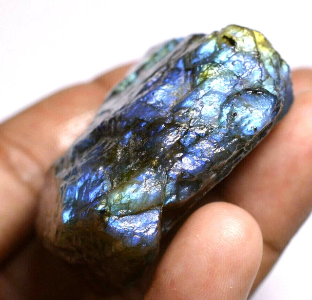Sphène Naturelle Verte Brute 12,36 Carats - Madagascar - 18x10x9 Mm - Non Traitée