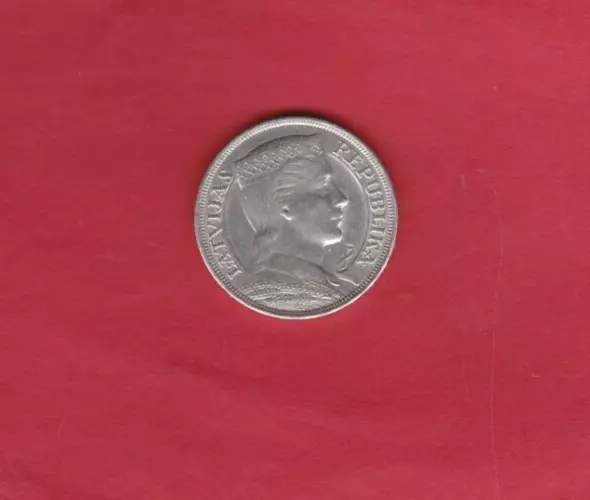 Latvia 1931 Silver Five Lati Coin In Extremely Fine Condition. 2
