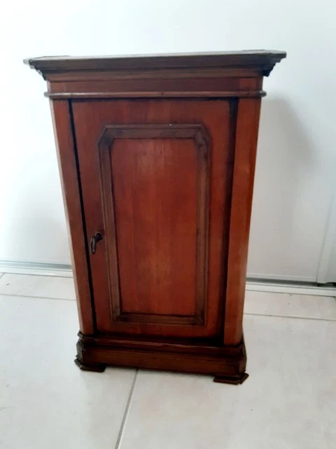 Ancienne Petite Armoire De Poupée – Meuble Miniature Vintage Pour Collection