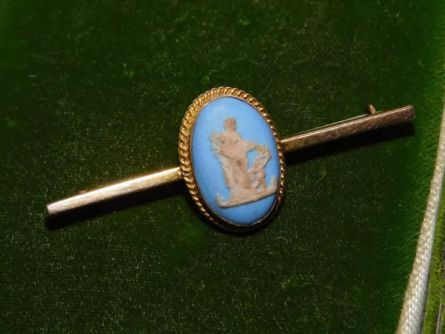 9ct Wedgwood Bleu - Venus Amour Barre Broche 11b 138 2