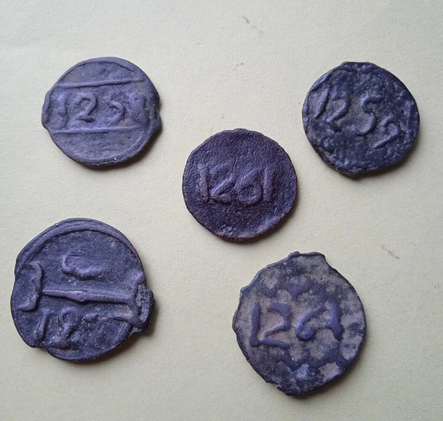Lot De 34 Pièces Marocaines En Bronze – Idéal Pour Collectionneurs Et étude Numismatique