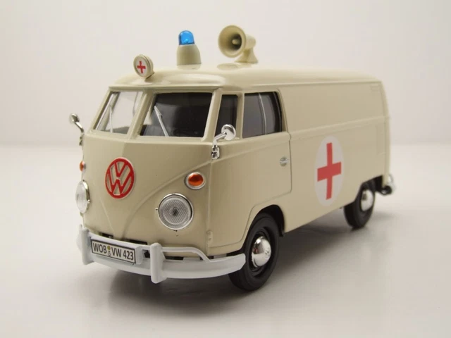 JOUET VINTAGE KOSTO. Ambulance en métal et plastique avec chauffeur EUR