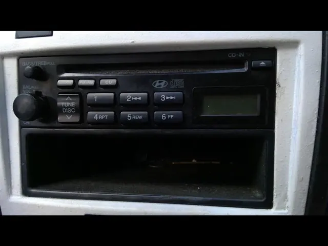 Audio Equipment Radio Am-fm-stereo-cd Fits 05-06 TIBURON 713686