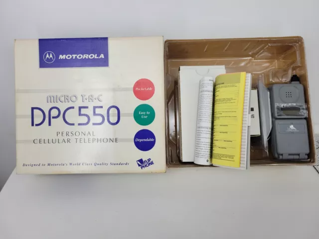 Vintage Motorola Micro TAC DPC550 Personal Cellular Phone