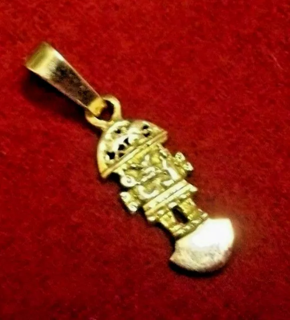 Peruvian Tumi pendant made in 18 k solid gold