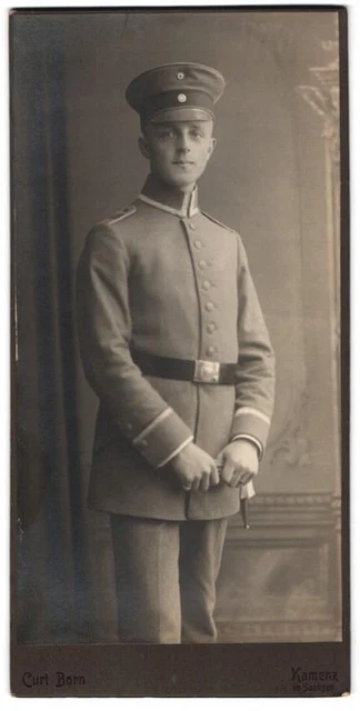 Fotografie Curt Born, Kamenz i. Sa., Portrait Uffz. Einjährig Freiwilliger inUn