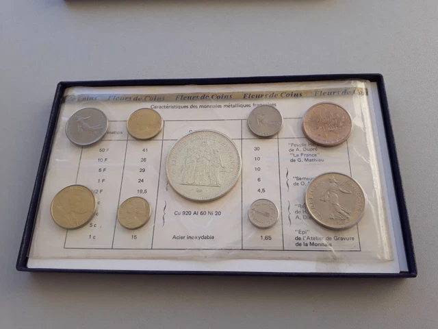 Coffret FDC 1975 avec 50 Fr Hercule Argent état neuf 3