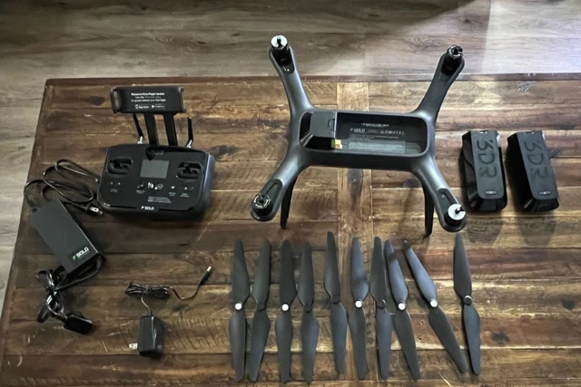 3Dr Solo Drone Quadocopter + X-Axis Gimbal + Backpack + Spare Parts 