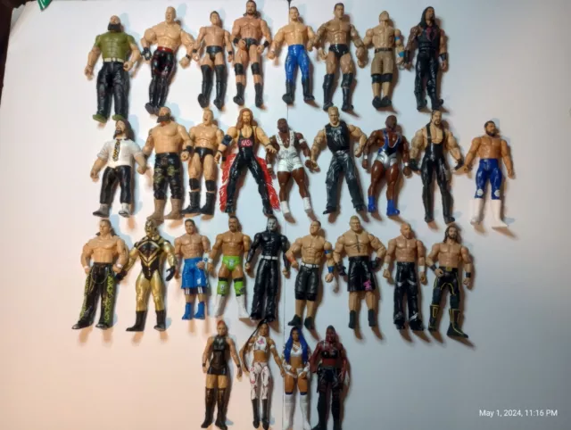 30 WWE Action Figures Lot