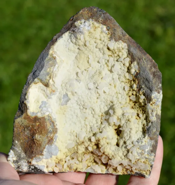 Calcit & Gyrolite Phillipsite 635 Gramm - Basalt Quarry, Chateaugay, Frankreich