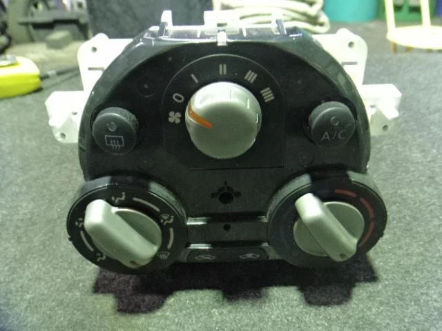 NISSAN Note 2014 DBA-NE12 Pannello di controllo A/C 275103VA4A [Usato] [PA67003017]