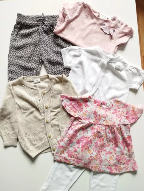 Mädchen Baby Kleidung Gr.74 Hosen T-Shirts und Westen - Konvolut