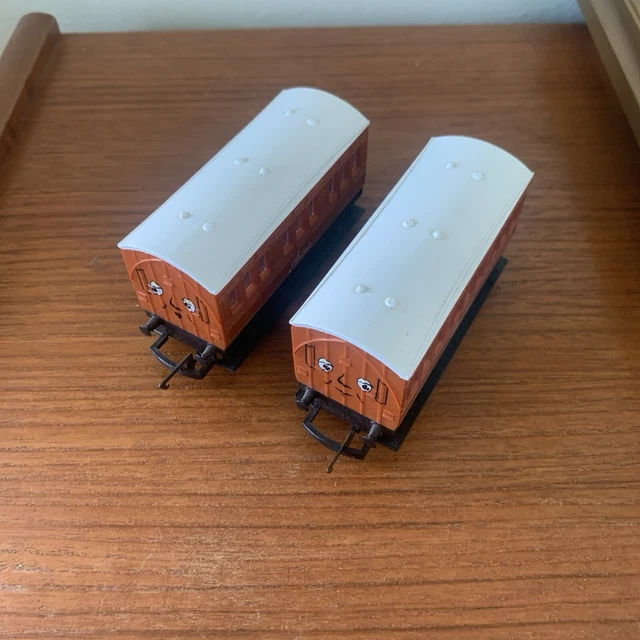 HORNBY THOMAS THE Tank Annie And Clarabel Carriages £8.00 PicClick UK