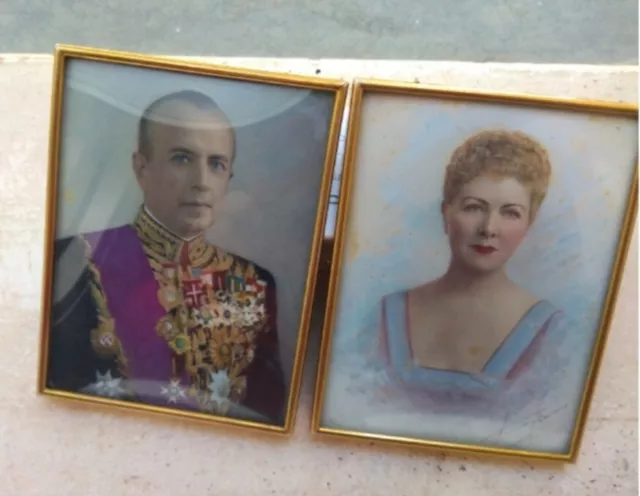 Pareja de Retratos de Militar y Dama Pintados al Gouache