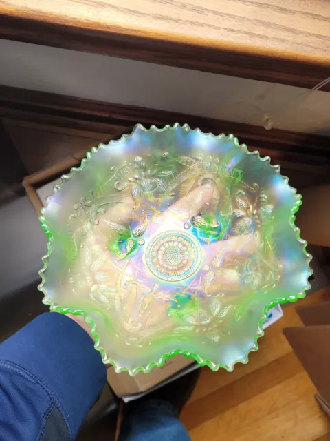 AWESOME Ice Green Northwood Carnival Glass Wishbone Pattern Ruffled Bowl