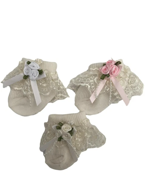 BNWT Piccolo Prematuro Premium Baby Ragazza Bianco Avorio Frilly Rosebud Calzini 3