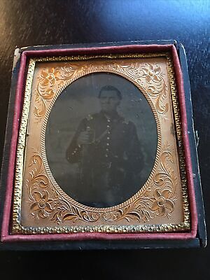1860s Sword ARMED CIVIL WAR UNION Officer SOLDIER TINTYPE PHOTO 6TH Plate Rare