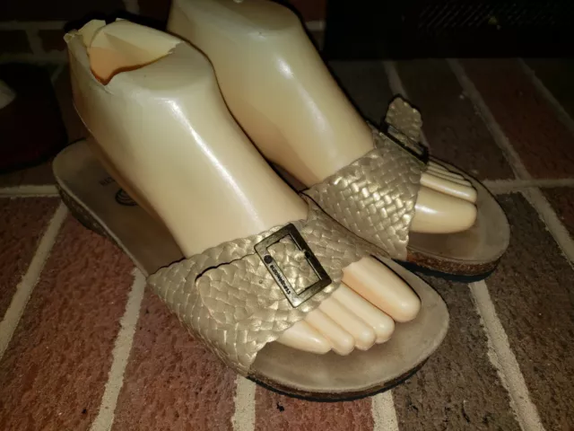 EURO WELLNESS BALANCE Footbed Gold Leather Sandals Womens Size 8