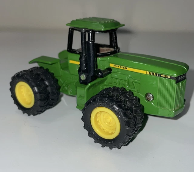 1/64 Ertl John Deere 8850 4Wd Tractor W/ Duals 3132U