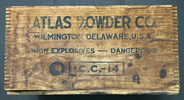 VTG Atlas Powder Dynamite TNT 30lb Wilmington Delaware Crate Wood Box Antique