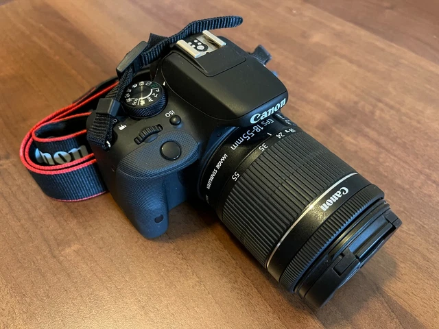 Canon EOS 100D + obiettivo EFS 18-55mm + paraluce + borsa