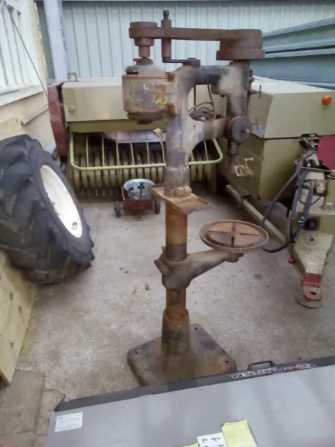 antike Ständerbohrmaschine Werkstatt Wehrmacht Loft Fliegerhorst Inst WH WW2 antike Ständerbohrmaschine Werkstatt Wehrmacht Loft Fliegerhorst Inst WH WW2