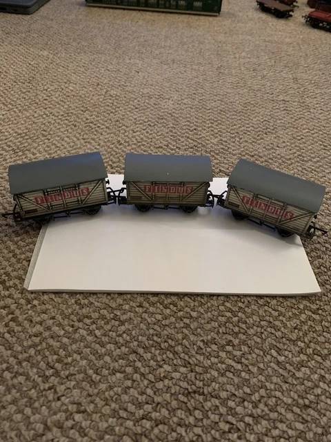 TRIANG OO GAUGE Fish Van 'Findus Foods' Wagons/Vans x 3 - Model Railway ...