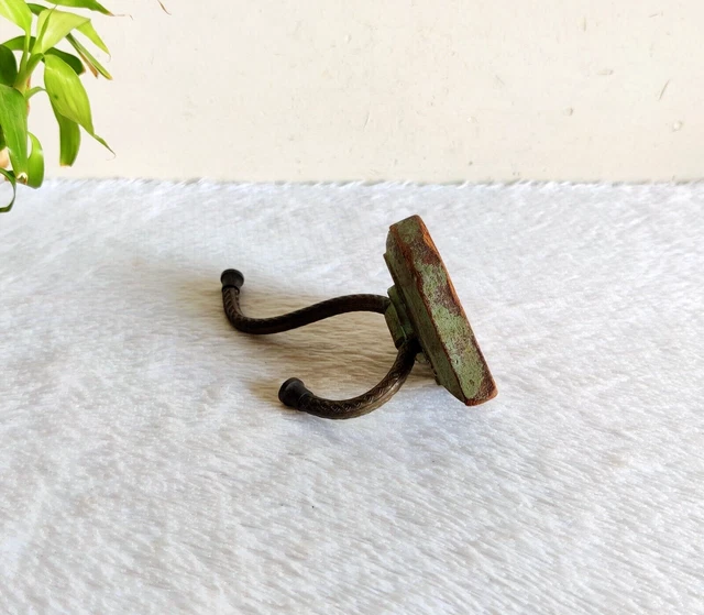 Vintage Ornate Brass Wall Hook Hanger Wooden Base Decorative Collectibles M326 6