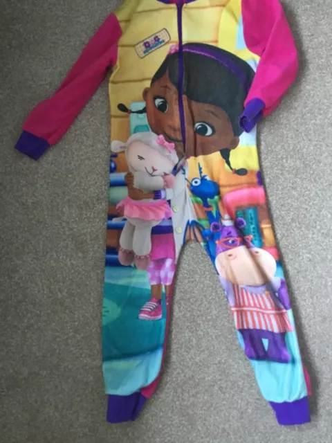 COZY 😴Girls Disney DOC McStuffins all in one sleep-suit age 4-5 years