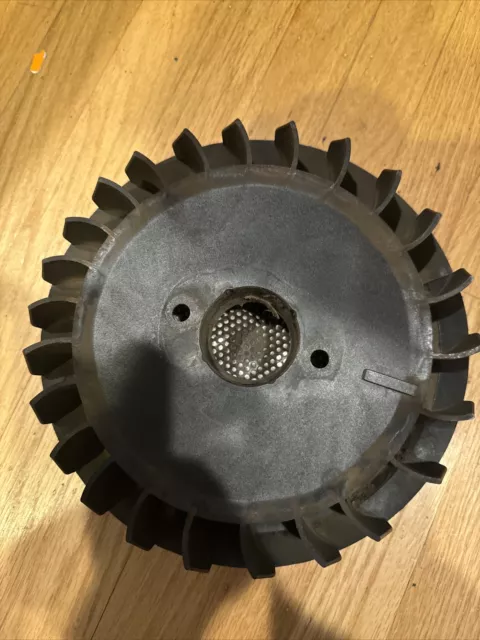 briggs and stratton 20hp intek Plus fan cover And Flywheel 2