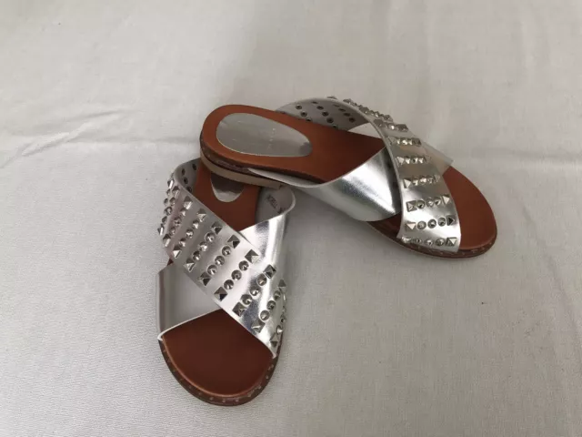 Moda in 2025 pelle lozetti sandal