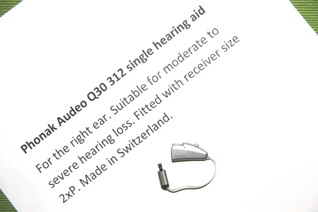 Audífono oído derecho miniatura plata ric