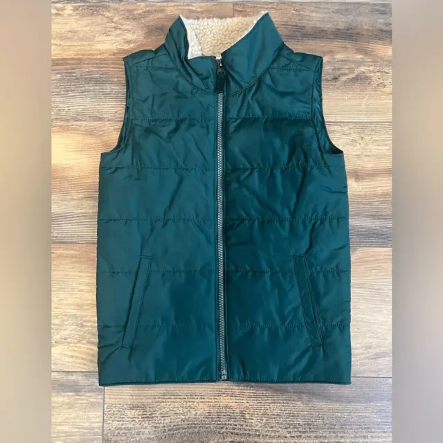 Carter’s kids hunter green quilted vest size 7 zip up