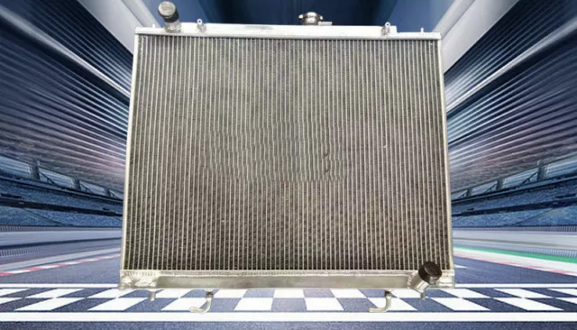 Aluminum radiator for Pajero / Montero / Shogun NM NP NS NT 2.8 3.2 diesel V6 AT 2