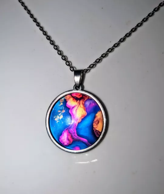 Marbled Design Pendant Necklace