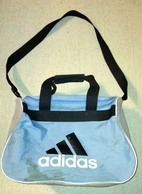 ADIDAS ZIPPERED DUFFLE bag has a good zipper inside rubber is 