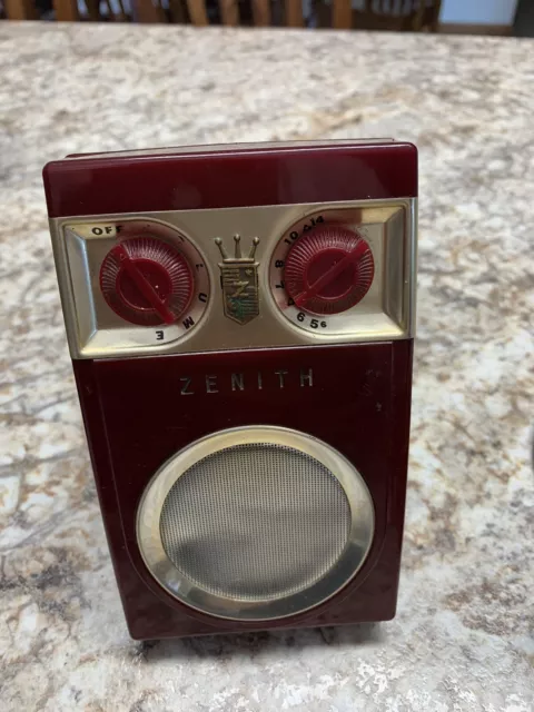 Zenith Royal 500 Burgundy Tubeless Transistor Radio w/ Leather Case-Powers On
