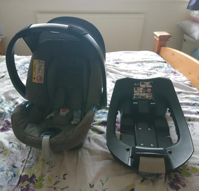MOTHERCARE MAINE CAR seat with isofix base and adapters