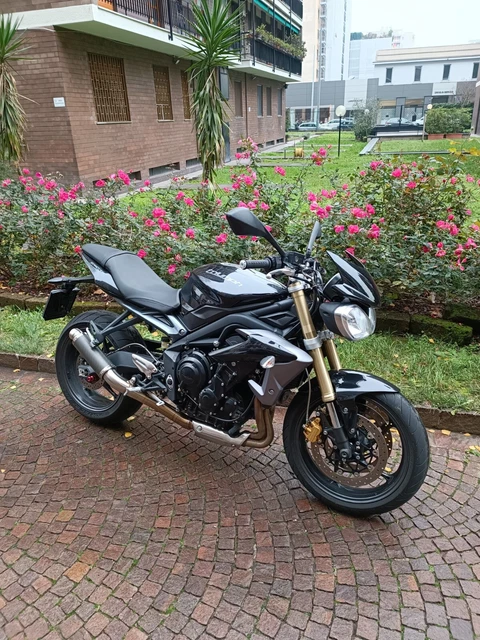 Triumph Street Triple - 2013 ABS Triumph Street Triple - 2013 ABS