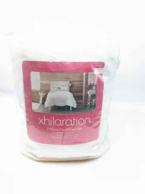 Xhilaration Two Piece White Bed Set For Twin Or XL Twin New In Bag Fluffy --A33* Xhilaration Two Piece White Bed Set For Twin Or XL Twin New In Bag Fluffy --A33*