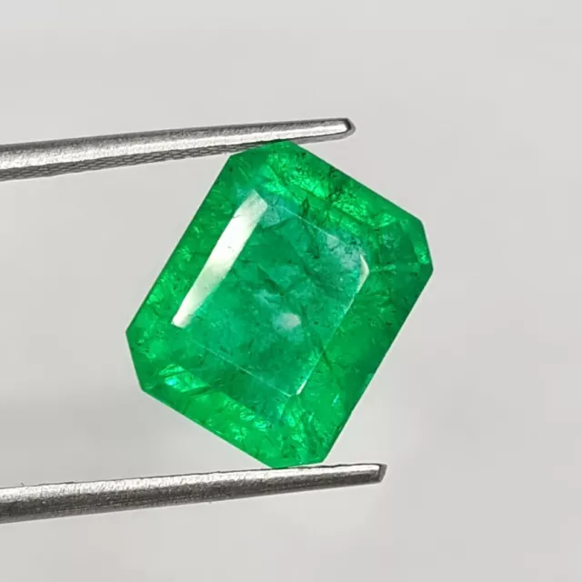 6.57 CT Desseré Pierre Précieuse Naturel Vert Émeraude Certifié Colombien Coupe