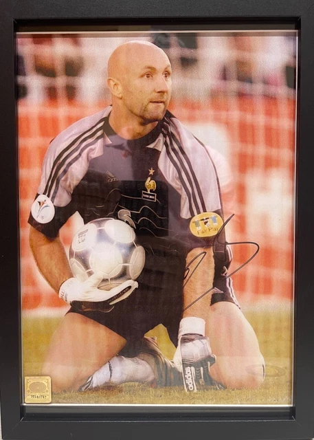A portrait of Fabien Barthez during the Manchester United official... Fotografía de noticias
