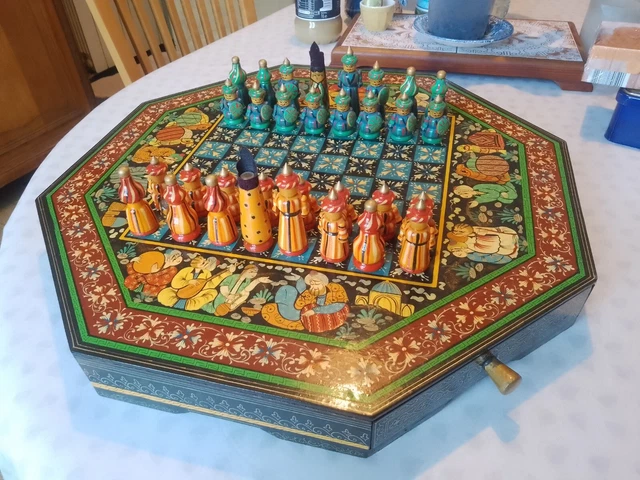 Jeu D'échecs Play Box Avec Figurines Chinoises - Année 1980 - Fabriqué En France