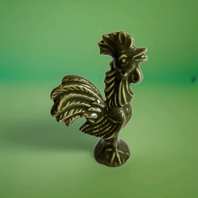 ÉCUREUIL AUX CHAMPIGNONS figurine en porcelaine russe URSS Vintage
