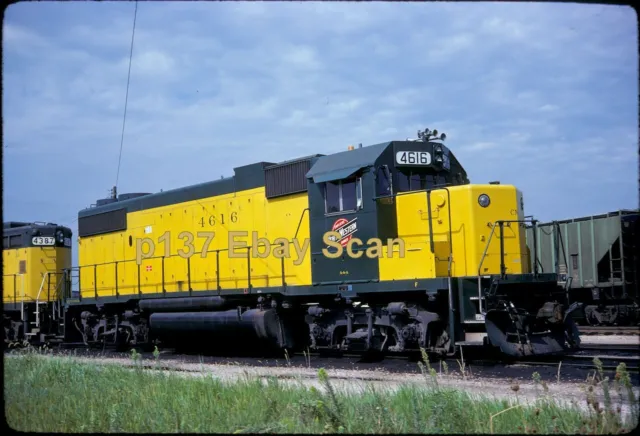 CNW Chicago & North Western GP38-2 4616 ORIGINAL 1980 Kodachrome Slide