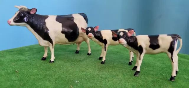 Plastic Ertl Cow and 2 Calves Farm Set/