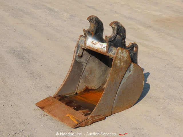 Kubota K7427A  24" Clean Out Bucket Attachment For Excavator bidadoo