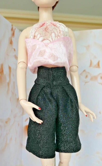Tenue Tailleur Noir & Blanc Pour Poupée Tonner American Models 22 – OOAK Fait Main