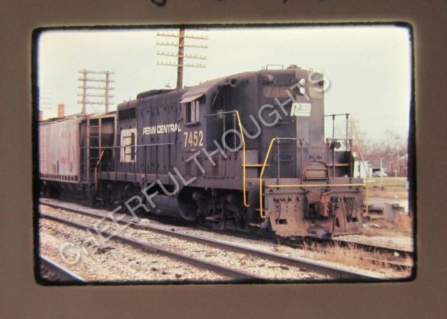 Original '76 Ektachrome Slide PC Penn Central 7452 GP9 Bryan      36Q42